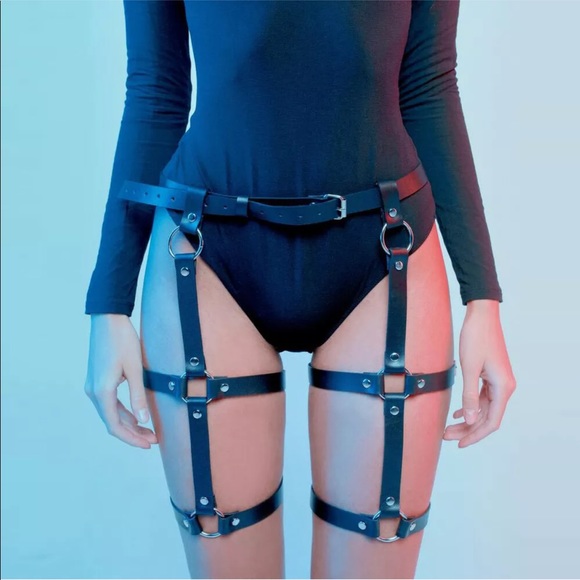 Accessories - Black sexy faux leather strap bondage fetish belt